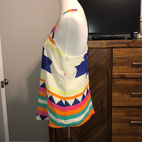 M colorful Aztec Razorback top - Picture 3 of 8